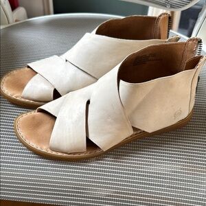 Born Cream leather Women's Sandals